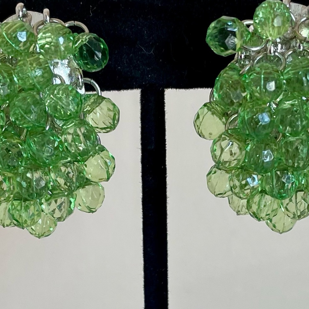 Vintage Signed Joan Rivers Green Crystal And Silver Plated Screwback Earrings - Picture 3 of 8